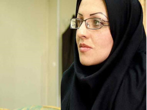 بیوگرافی فاطمه صداقتی مجری رادیو جوان + ماجرای اخراج او