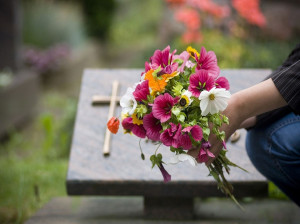 70 متن فوق احساسی و جانسوز برای مادر فوت شده