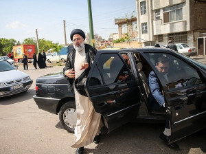 استرس و واکنش تند رئیسی به راننده اش ! (خودم پشت فرمون میشینما)