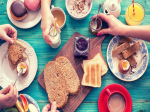 اهمیت استفاده از آبمیوههای طبیعی در صبحانه