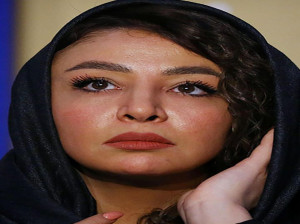 تیپ جلف همسر جواد عزتی لب دریا !