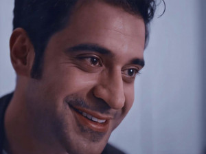 بیوگرافی اسات در آپارتمان بی گناهان (Uğur Uzunel)