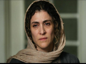 چهره شیک و فوق جذاب خانم بازیگر با کلاه ملکه ای!