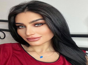 به زیباترین زن بریتانیا اجازه ورود به آمریکا داده نشد !