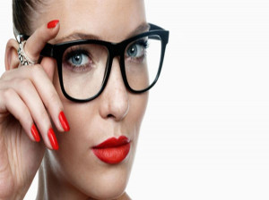 اصول آرایش برای خانم های عینکی