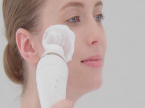 برس شستشوی صورت یا فیس براش (Face brush) چیست ؟