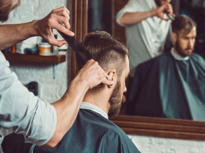 تعبیر خواب آرایشگر: 16 تعبیر آرایشگر ( آرایشگری ) در خواب