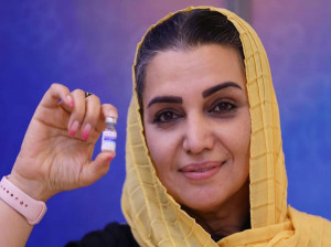 هنرمندانی که واکسن ایرانی کرونا زدند