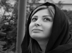نیوشا ضیغمی عزادار مادرشوهرش شد + عکس