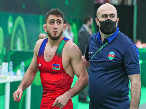 فیلم درگیری کشتی گیران آذربایجان با تماشاگران ایرانی! ماجرا چه بود ؟