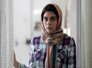 چهره متفاوت و جذاب بازیگر نیسان آبی با موهای پسرانه!