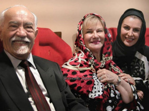عکسی از زنده یاد ماه چهره خلیلی در کنار پدر و مادرش