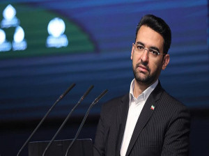 زمین خوردن ، وزیر ارتباطات را خانهنشین کرد
