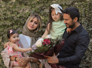 عکس دو نفره و عاشقانه ی شاهرخ استخری و همسرش