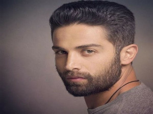 آرمان درویش در آغوش مادر جوانش !