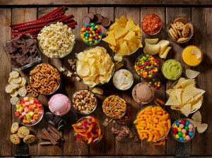 لیست کامل تنقلات و خوراکی های سیزده بدر