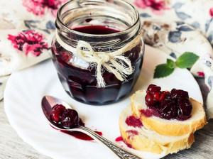 طرز تهیه مربا آلبالو به 3 روش آسان + ویدیو