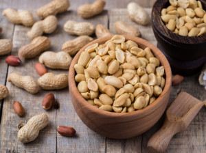 طبع بادام زمینی : بادام زمینی گرم است یا سرد ؟