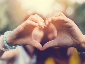 15 متن تبریک روز خواهر به خواهر شوهر خاص و یونیک