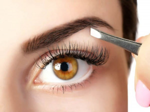 بهترین روش برداشتن ابرو چیست ؟