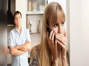 ۱۰ نشانه خیانت زنان به مردان و بررسی دلایل خیانت
