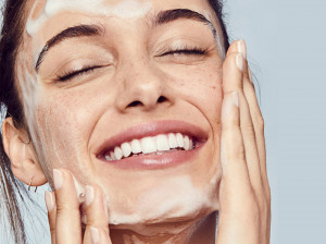 بهترین نمونه های ژل شستشوی صورت + خرید