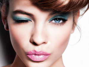 آموزش قدم به قدم آرایش شیک و لاکچری برای شب یلدا