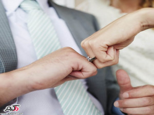 17 ژست زیبا عکس با حلقه ازدواج
