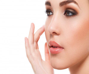 معرفی 5 کرم ایرانی و 5 کرم خارجی برای درمان جوش صورت