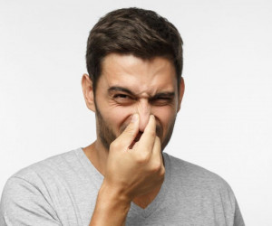۷ فایده باورنکردنی گوزیدن برای سلامتی بدن !