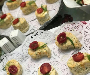 طرز تهیه راتا مرغ خوشمزه یک فینگر فود مجلسی