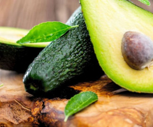 آشنایی با کالری، ارزش غذایی و خواص آووکادو