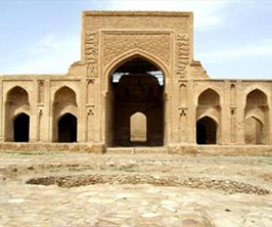 جلوه کهنه دیار خراسان در سیمای کاروانسراها - - رباط شرف - یادگاری از عهد سلطان سنجر سلجوقی است