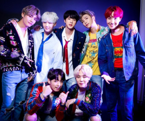 عکسهای رسمی از گروه بیتیاِس (BTS) با کیفیت بالا