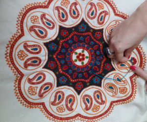 سکمه دوزی یا چشمه دوزی چیست و چه کاربردی دارد؟