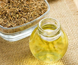 ۱۰ خاصیت جادویی روغن زیره