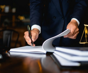 چگونه وکیل خود را از وکالت عزل کنیم ؟