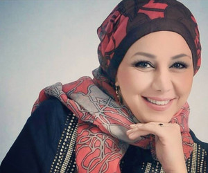 همخوانی و رقص بهنوش بختیاری در کنار جاده