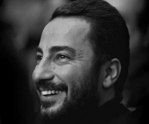 عکسی زیرخاکی از کودکی نوید محمدزاده