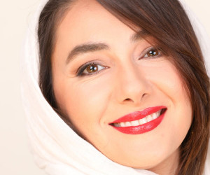 سکانس جنجالی رقص هانیه توسلی در فیلم جهان با من برقص