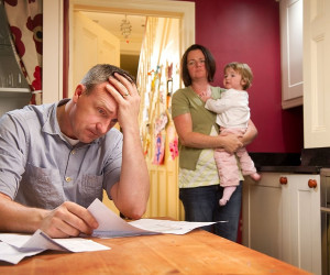 چگونه با فرزند در مورد مشکلات مالی صحبت کنیم ؟