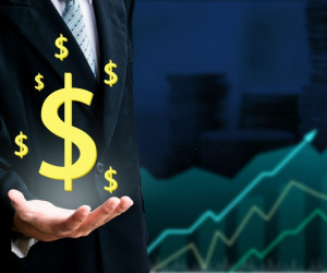 استقراض چیست ؟ انوع استقراض ، مزایا و معایب آن ها