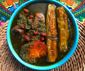 طرز تهیه قرمه سبزی با بادمجان غذای گیلانی خوشمزه