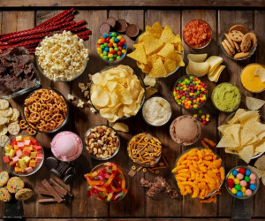 لیست کامل تنقلات و خوراکی های سیزده بدر