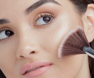 هایلایتر صورت چیست و چگونه استفاده می شود ؟
