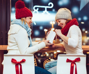 15 متن صمیمانه برای تبریک روز مادر و روز زن به دوست و همکار