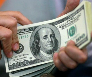 دلار و یورو درصرافی بانکی چند؟