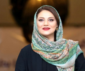 عکس| شبنم مقدمی در کنار مزار استاد شجریان