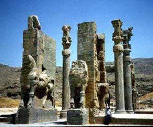 کاخ تخت جمشید یکی از جاذبه های گردشگری در کشور ایران