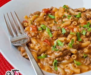 طرز تهیه ماکارونی با همبرگر و سویا